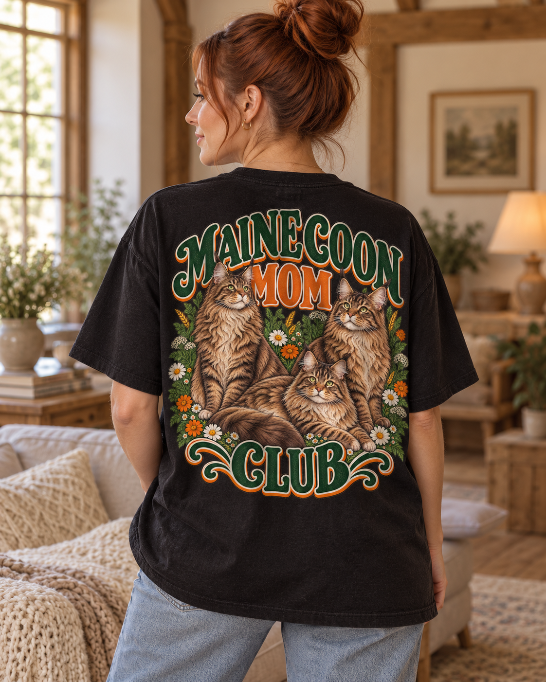 MOOD CLUB — maine coon mom — t-shirt porté de dos dans un intérieur cosy