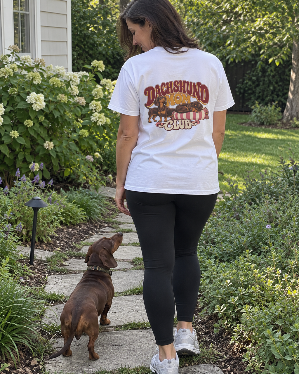 Dachshund Mom Club - T-shirt — photo naturelle avec son chien