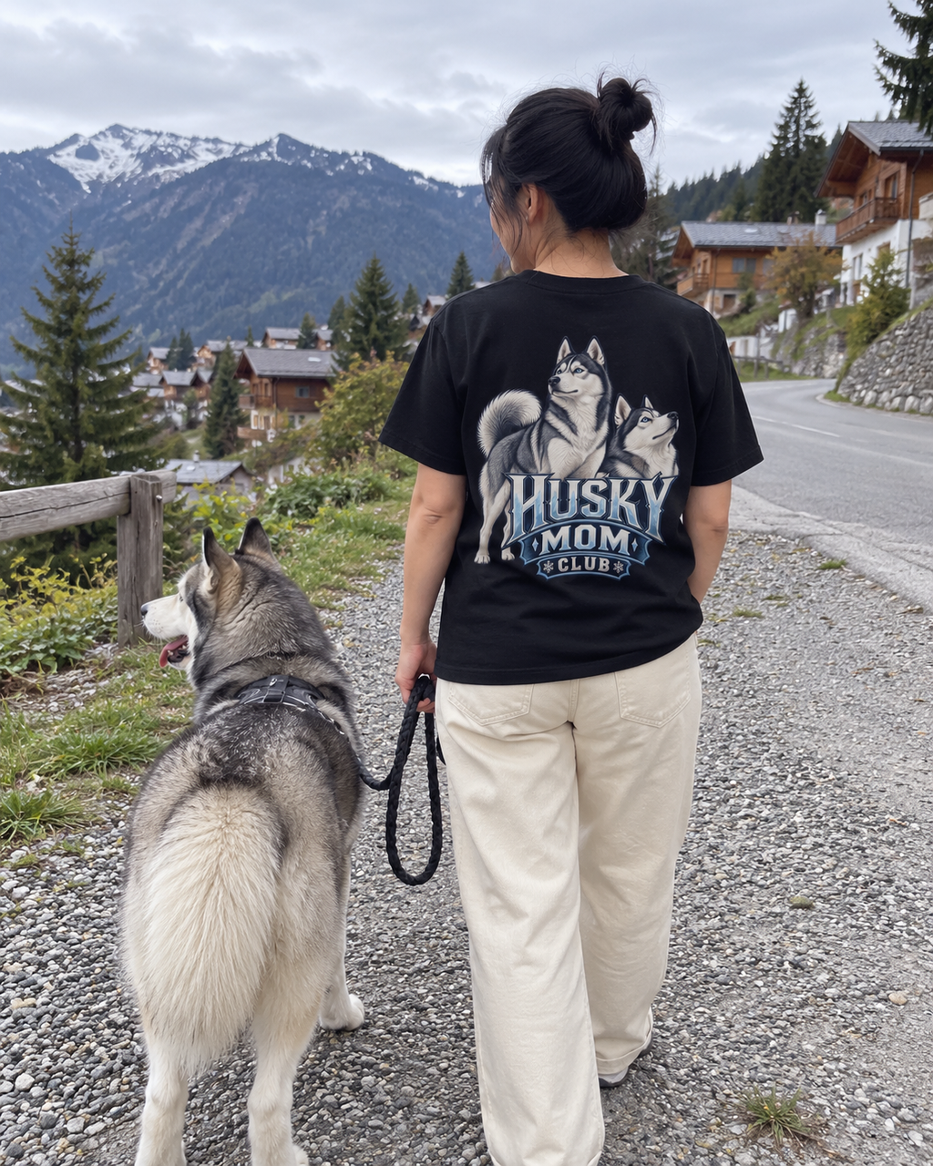 Husky Mom Club - T-shirt — photo naturelle avec son chien