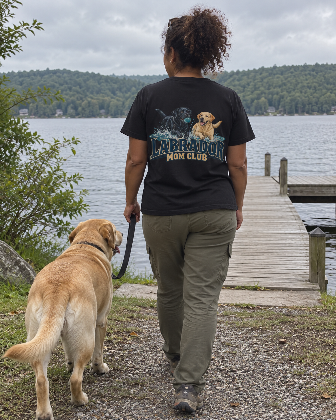 Labrador Mom Club - T-shirt — photo naturelle avec son chien