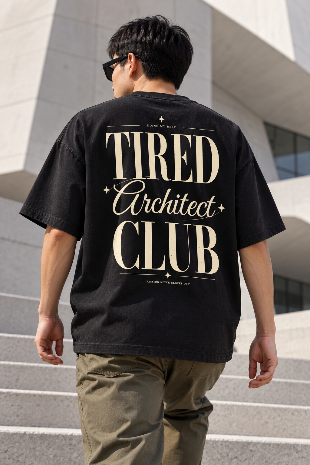 Tired Architect Club — T-shirt porté de dos
