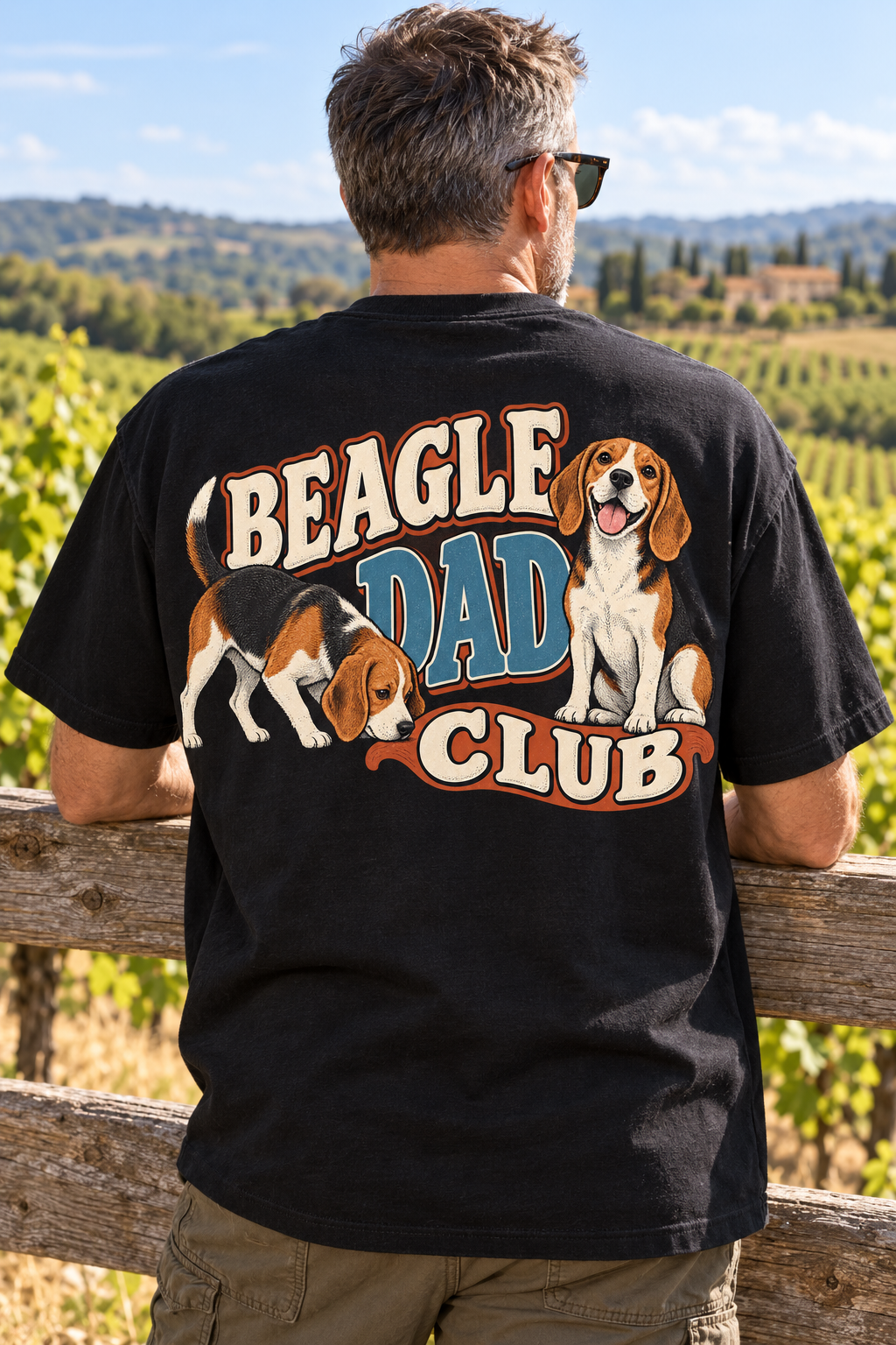 Beagle Dad Club — T-shirt porté de dos