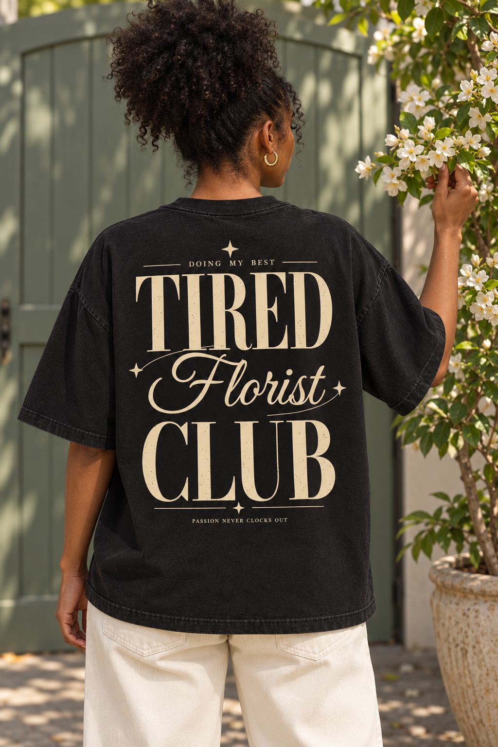 Tired Florist Club — T-shirt porté de dos