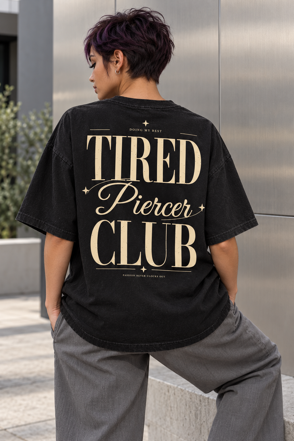 Tired Piercer Club — T-shirt porté de dos