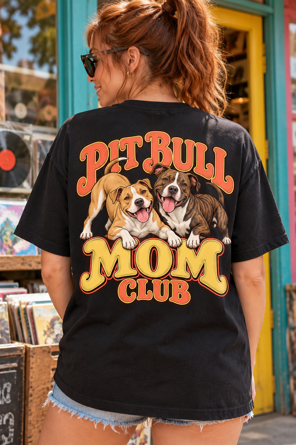 Pit Bull Mom Club — T-shirt porté de dos
