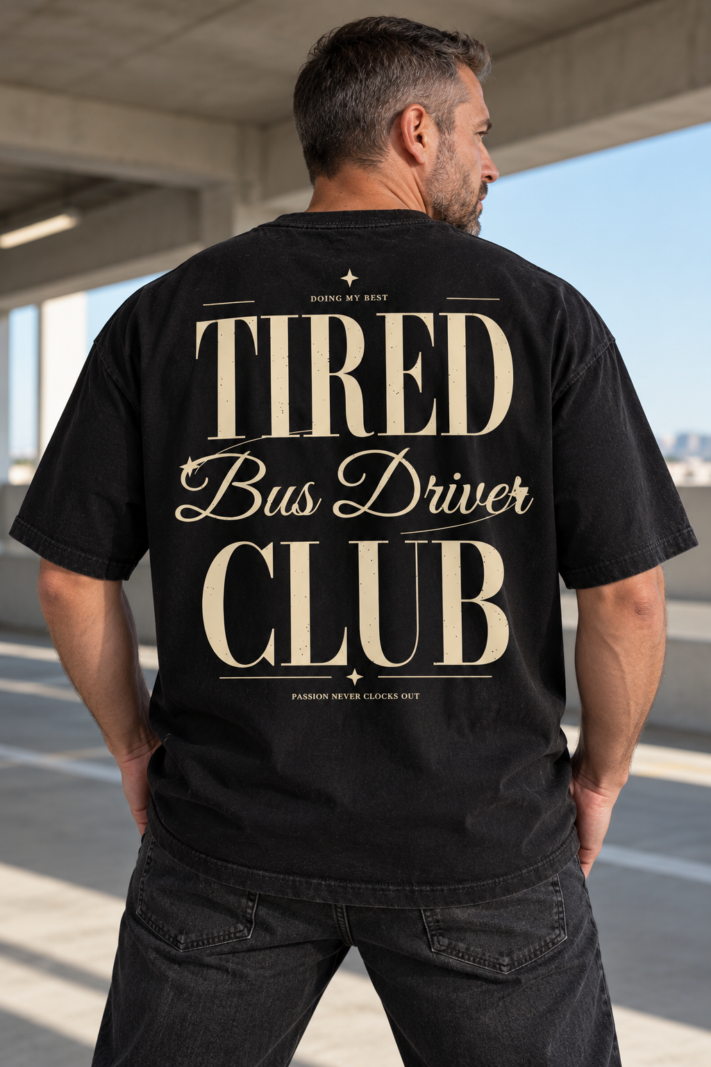 Tired Bus Driver Club — T-shirt noir porté de dos, mockup lifestyle