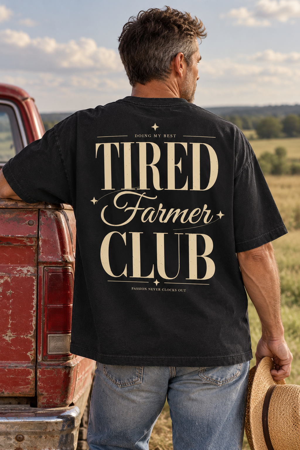 Tired Farmer Club — T-shirt noir porté de dos, mockup lifestyle