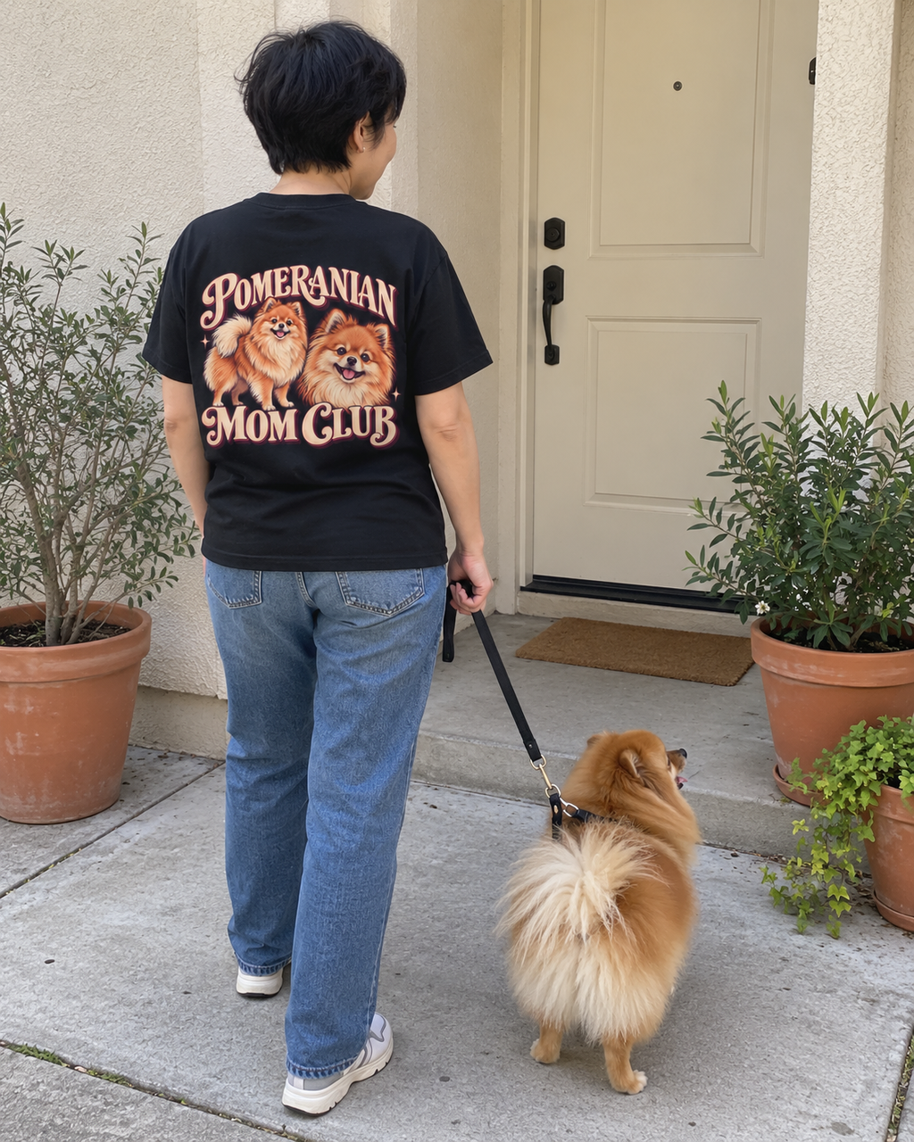 Pomeranian Mom Club - T-shirt — photo naturelle avec son chien
